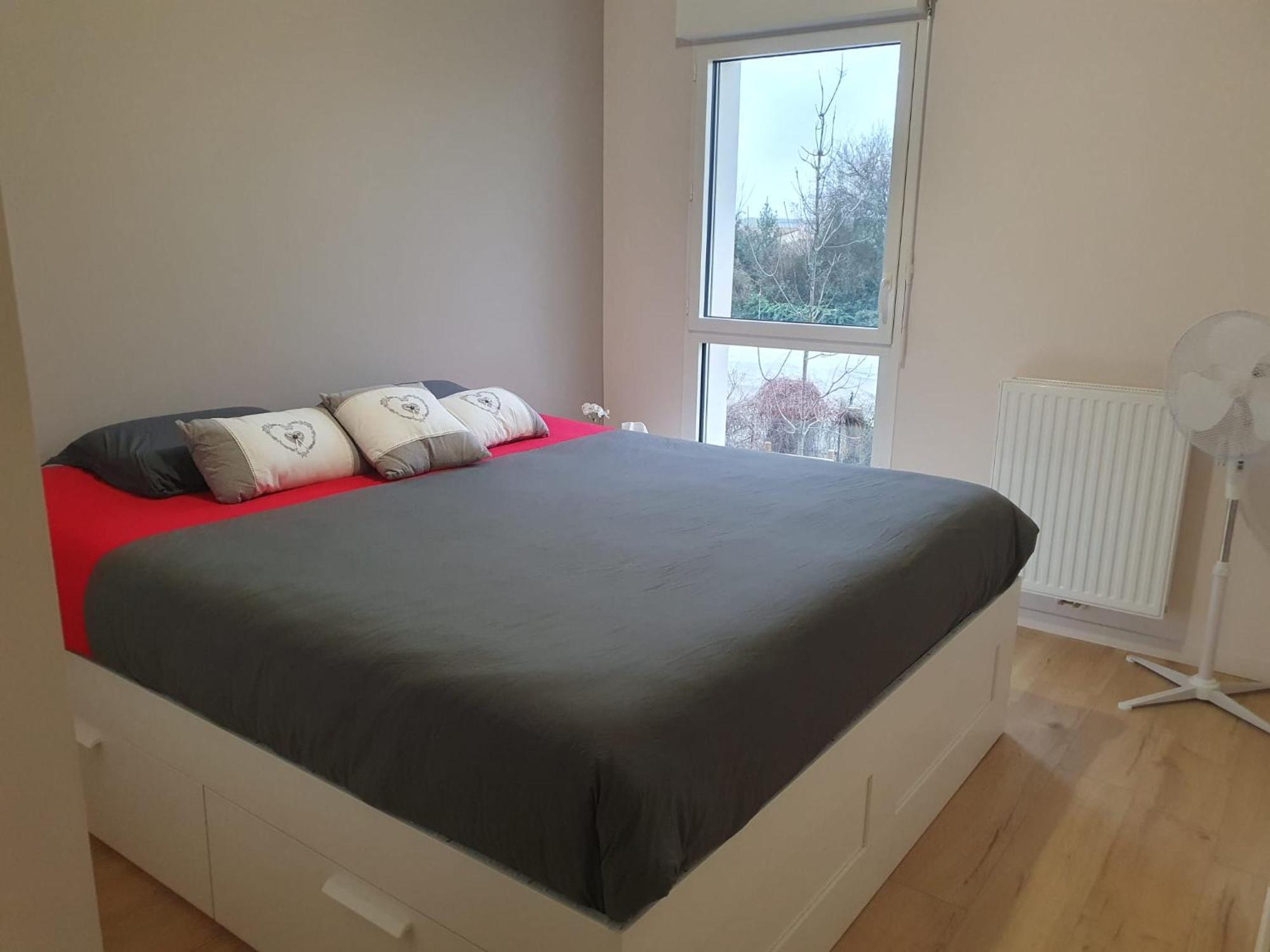 Appartement A Floirac Avec 2 Chambres, Un Parking Prive, Une Terrasse, A 5 Minutes En Voiture De L'Arkea Arena De Bordeaux Luaran gambar